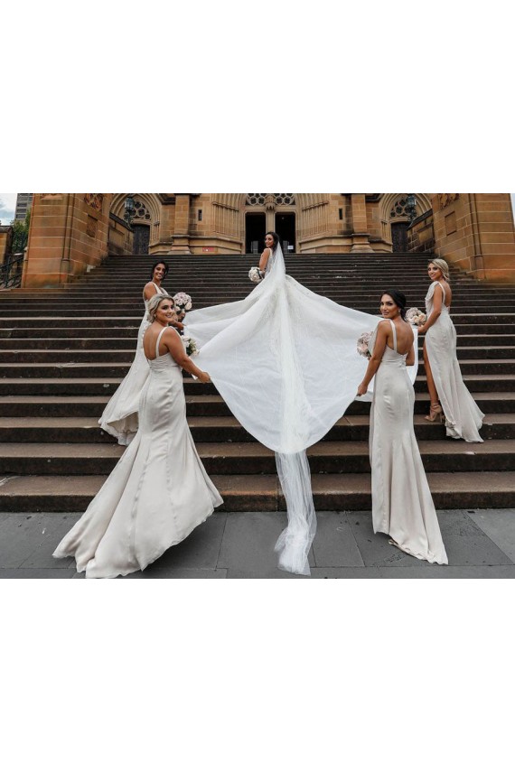 Champagner A-Linien V-Ausschnitt Chiffon Lange Brautjungfernkleider Online