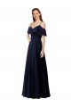 Dunkelmarine A-Linien Off-Schulter V-Ausschnitt Chiffon Lange Brautjungfernkleider Online