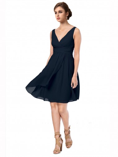 Dunkelmarine A-Linien V-Ausschnitt Knielang Chiffon Kurze Brautjungfernkleider / Cocktailkleider / Heimkehr Kleider Online