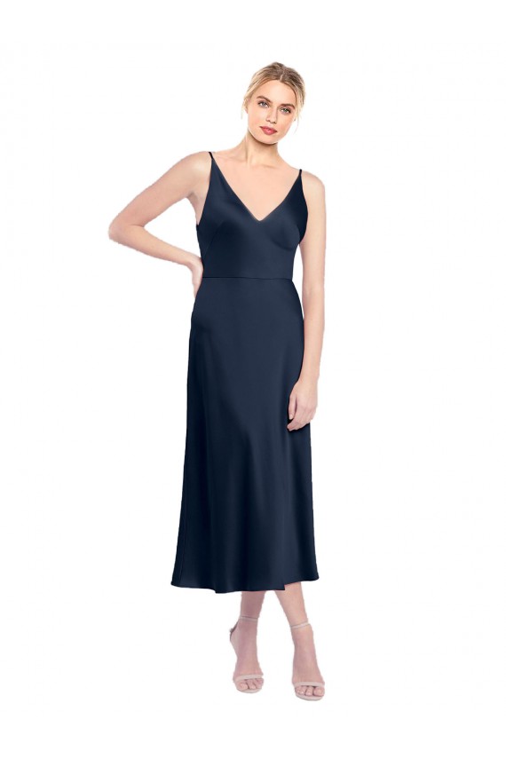 Dunkelmarine A-Linien V-Ausschnitt Midi Stretch-Satin Kurze Formale Brautjungfernkleider / Abendkleider / Abiballkleider / Cocktailkleider / Heimkehr Kleider Online