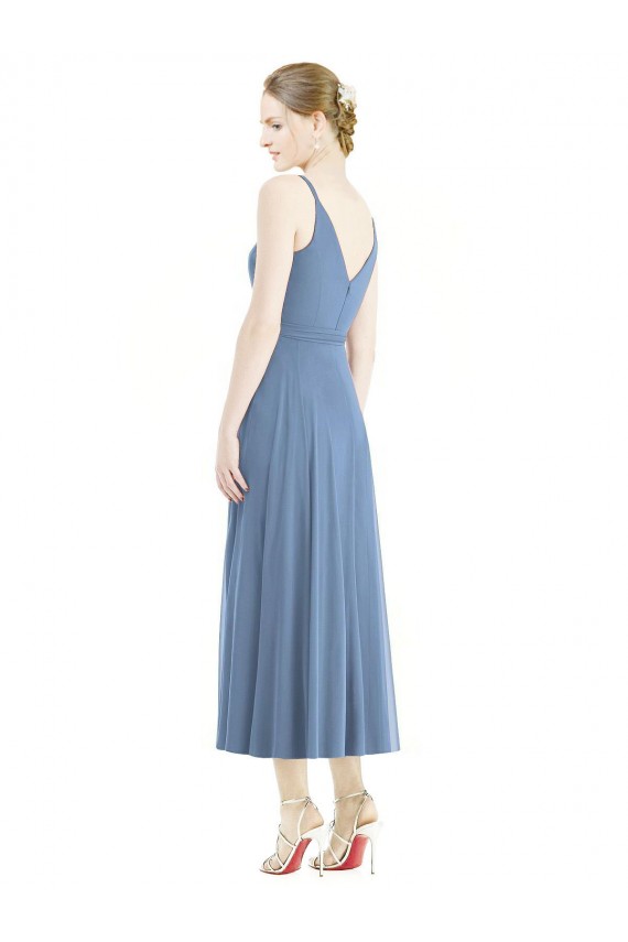 Staubiges Blau A-Linien Spaghetti-Träger Wadenlang Chiffon Kurze Brautjungfernkleider Online