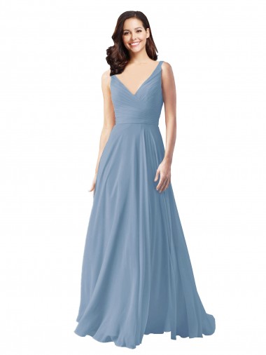 Staubiges Blau A-Linien V-Ausschnitt Chiffon Lange Brautjungfernkleider Online