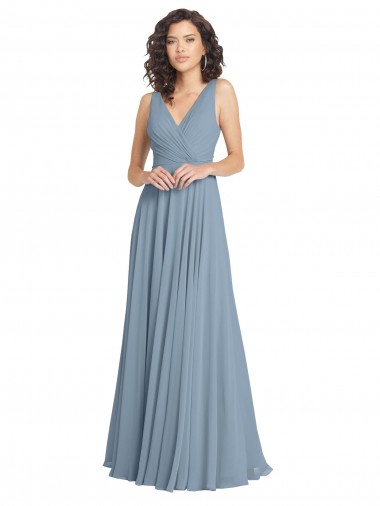 Staubiges Blau A-Linien V-Ausschnitt Chiffon Lange Brautjungfernkleider Online